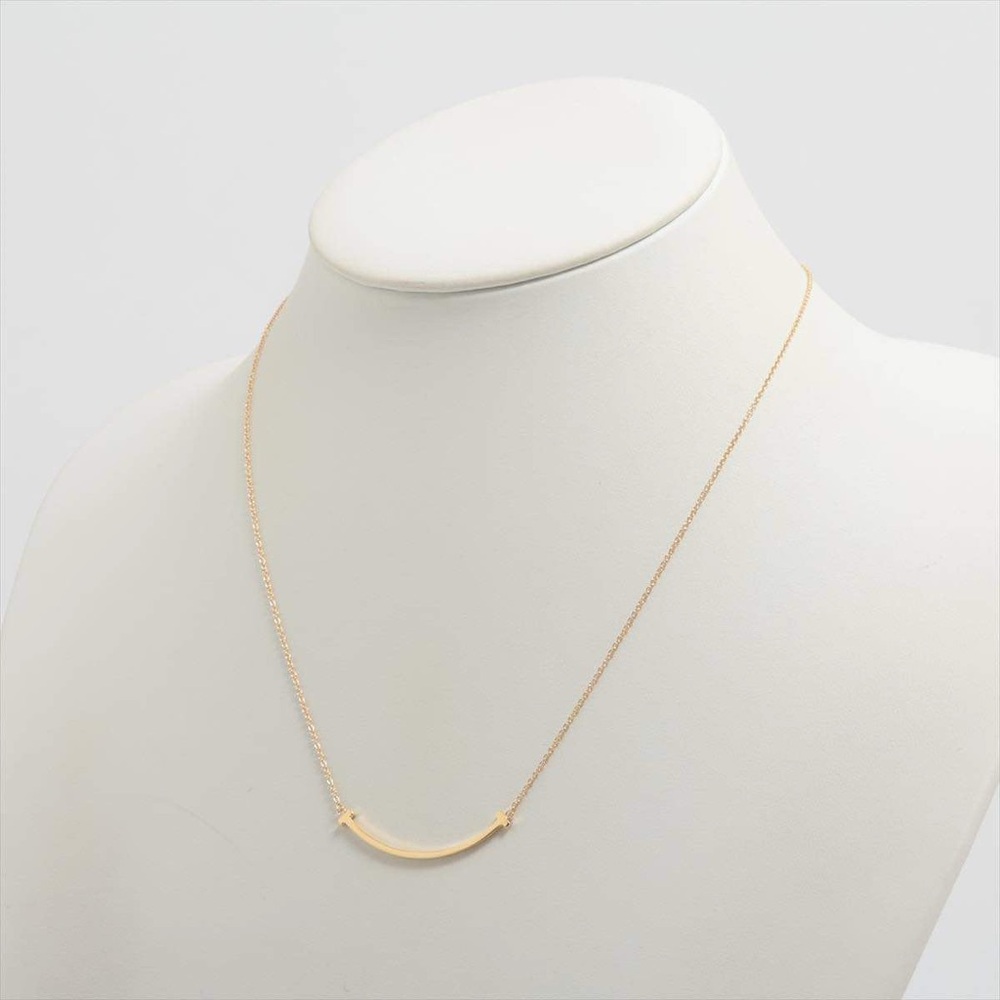 Elegant Tiffany & Co T-Smile 750 Gold Necklace